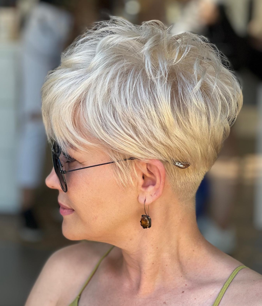 18 Wash and Wear Haircuts for Women Over 60: Effortless Elegance