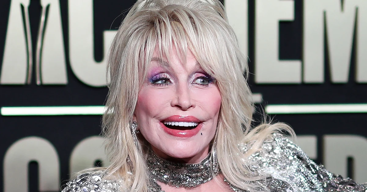 Dolly Parton’s Plastic Surgery Journey: All Details